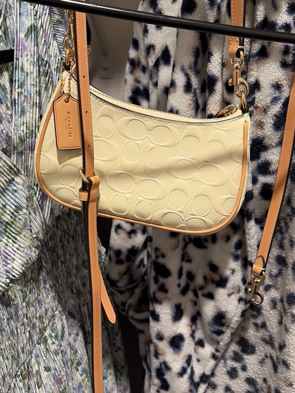 Coach Cream Signature Embossed Shoulder Bag with Tan Trim - Picture 4 of 7